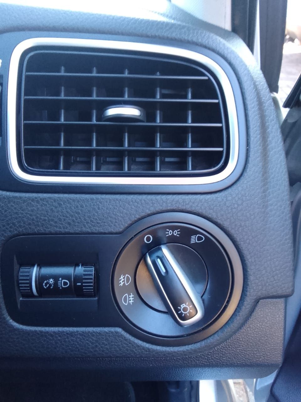 VOLKSWAGEN POLO PLAYA / POLO POLO 1.6 COMFORTLINE 5DR for sale in