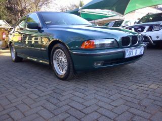 1999 BMW 528i 528i (E39)