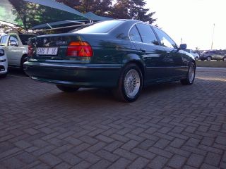 1999 BMW 528i 528i (E39)