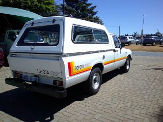 1982 TOYOTA HILUX HILUX 1800 SR (Fl. Shift) P/U S/C