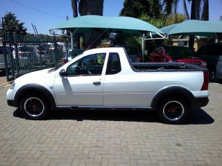 2013 NISSAN NP200 1400/NP200 NP200 1.6 S (DUAL AIRBAGS) P/U S/C