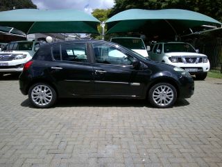 2010 RENAULT CLIO III CLIO CLIO III 1.6 DYNAMIQUE 5Dr